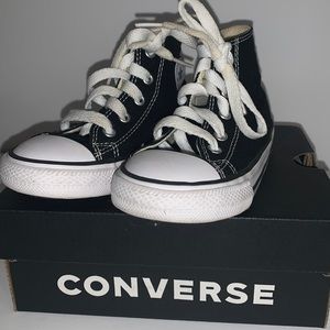 Black infant size 8 converse